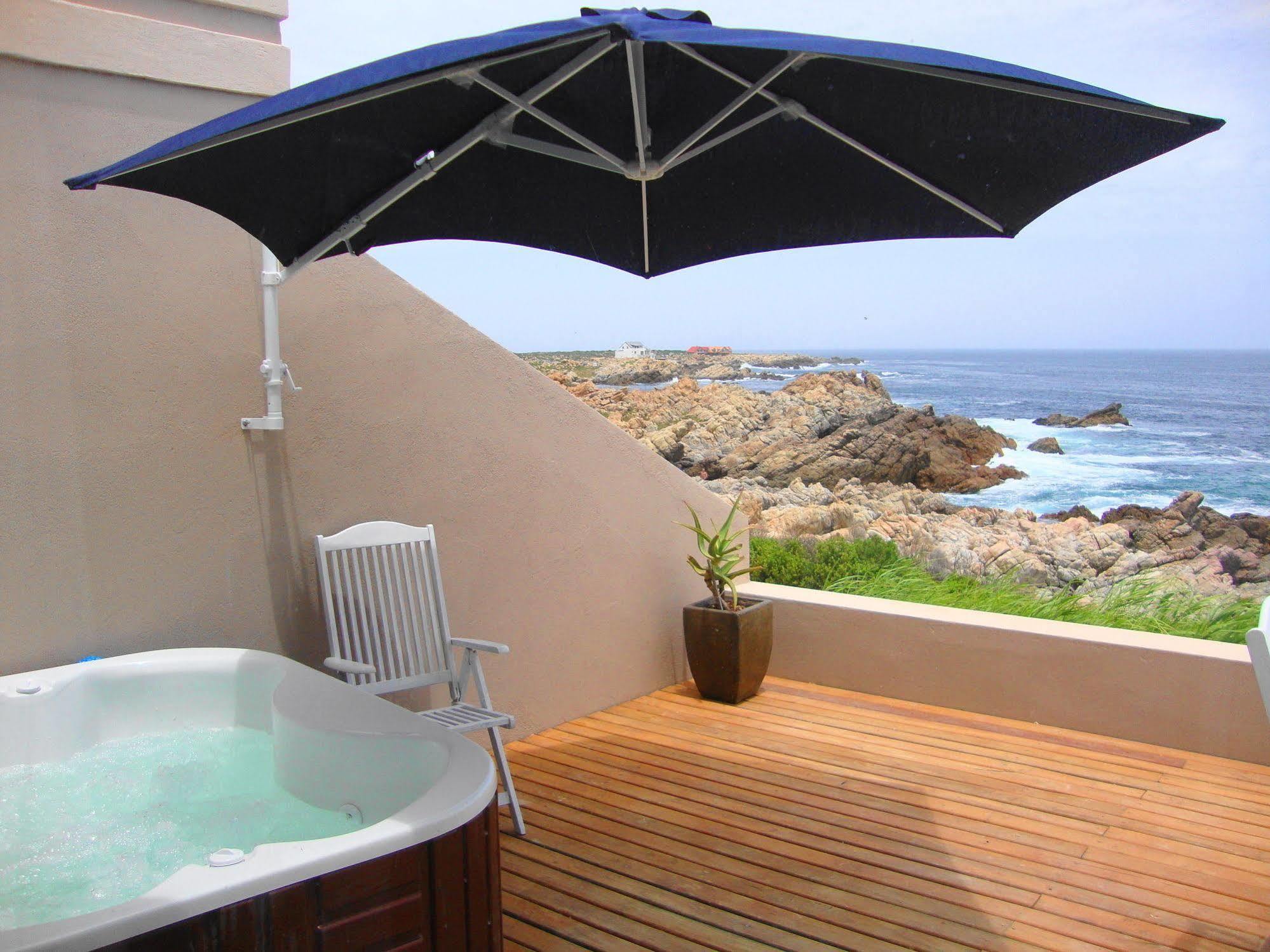 Villa Marine Guest House Pringle Bay Exterior photo